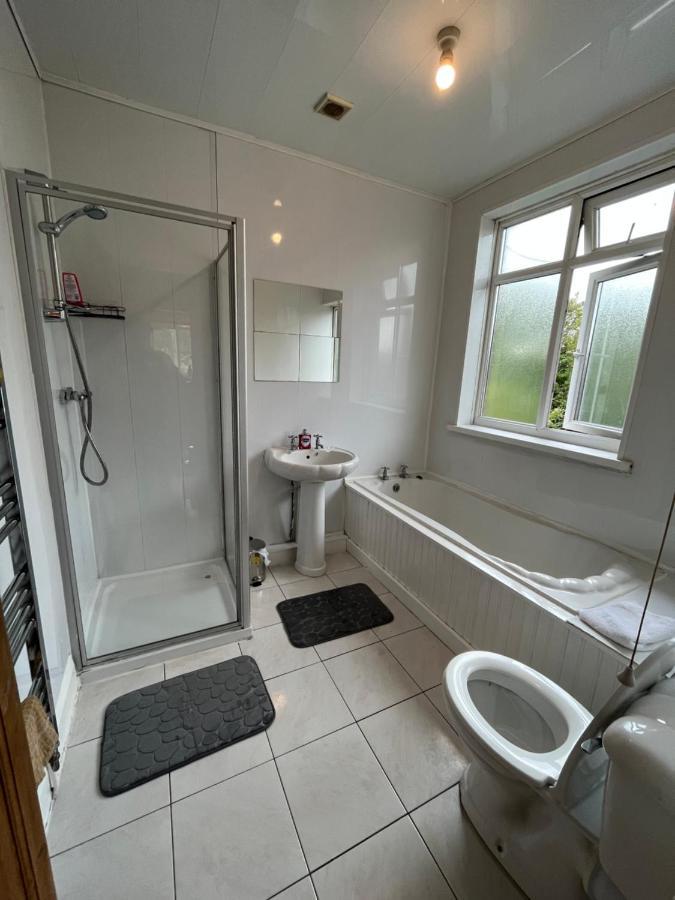 ניוקאסל 2 Bedroom Apartment, 5 Minutes From City Centre מראה חיצוני תמונה